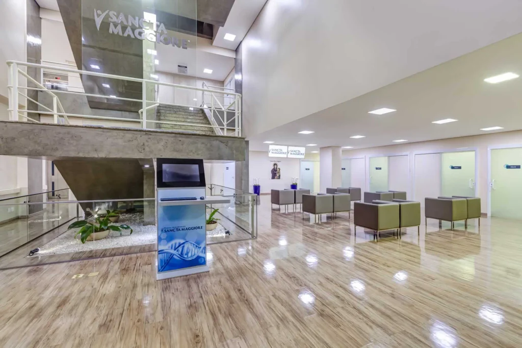 Hospital e Pronto Atendimento Sancta Maggiore Rússia – Butantã Recepção e saguão de atendimento do Hospital e Pronto Atendimento Sancta Maggiore Rússia da Prevent Senior no Butantã.